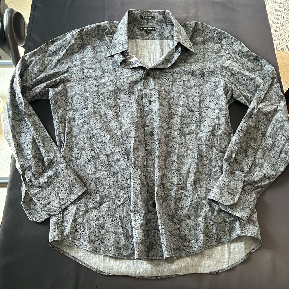 Men’s Express Black and White Paisley Dress Shirt